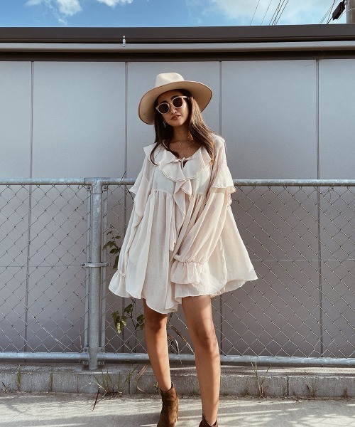 esutoreja（エストレジャ）の「シースルーフリルギャザーブラウス（シャツ/ブラウス・レディース・ベージュ/ブラック・FREE）」の5枚目の写真