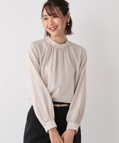 GLOBAL WORK（グローバルワーク）の「スタンドギャザーブラウス/236530（シャツ/ブラウス・レディース・ブラック/ライトベージュ/ホワイト・MEDIUM/LARGE）」の3枚目の写真