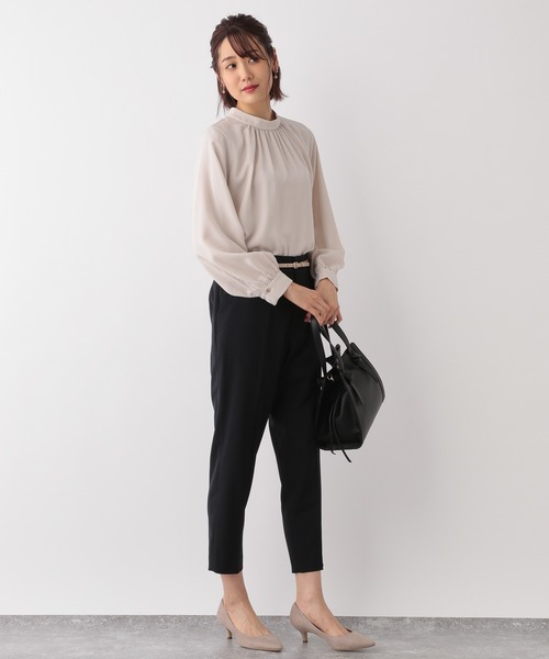 GLOBAL WORK（グローバルワーク）の「スタンドギャザーブラウス/236530（シャツ/ブラウス・レディース・ブラック/ライトベージュ/ホワイト・MEDIUM/LARGE）」の8枚目の写真