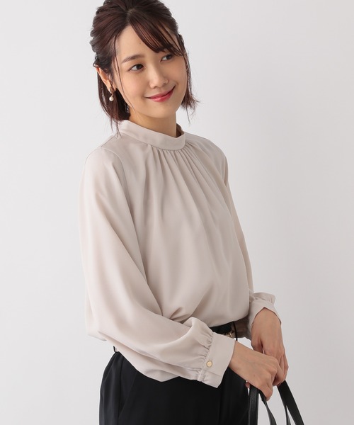 GLOBAL WORK（グローバルワーク）の「スタンドギャザーブラウス/236530（シャツ/ブラウス・レディース・ブラック/ライトベージュ/ホワイト・MEDIUM/LARGE）」の12枚目の写真