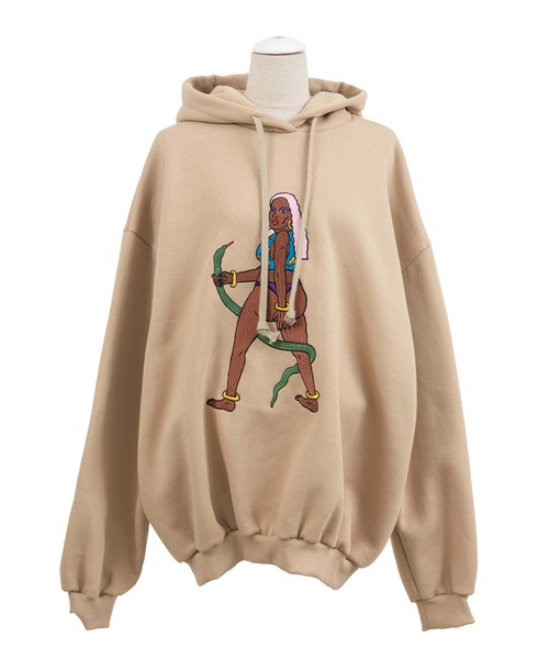 PUNYUS（プニュズ）の「裏起毛アマゾネス刺繍パーカー（パーカー・レディース・ベージュ/ブルー/グリーン/スミクロ・4/3）」の17枚目の写真