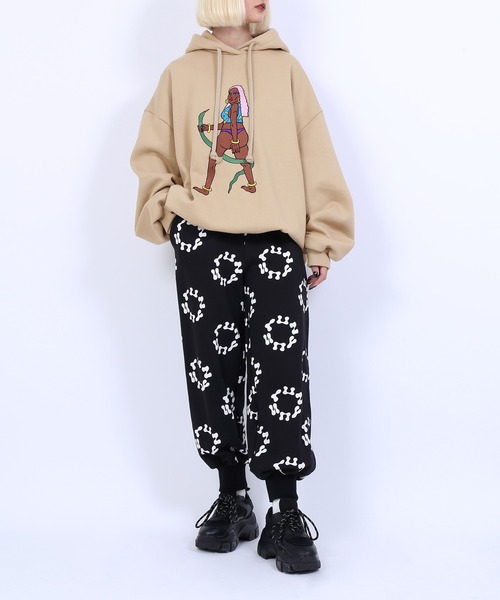 PUNYUS（プニュズ）の「裏起毛アマゾネス刺繍パーカー（パーカー・レディース・ベージュ/ブルー/グリーン/スミクロ・4/3）」の18枚目の写真