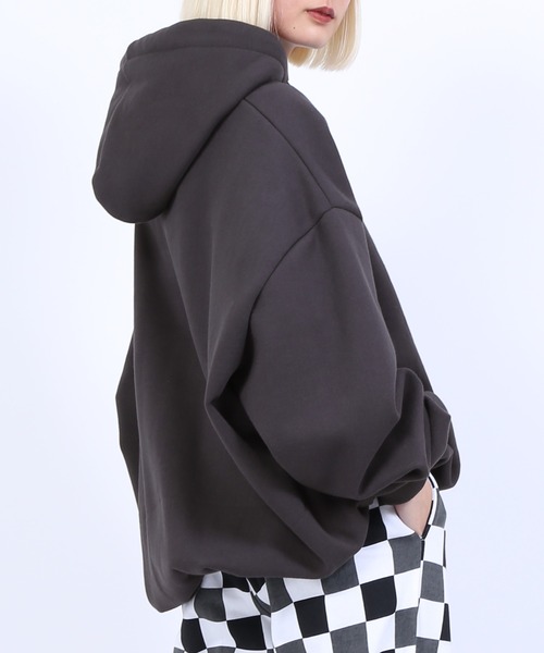 PUNYUS（プニュズ）の「裏起毛アマゾネス刺繍パーカー（パーカー・レディース・ベージュ/ブルー/グリーン/スミクロ・4/3）」の7枚目の写真