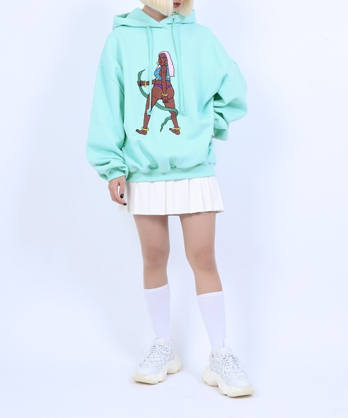 PUNYUS（プニュズ）の「裏起毛アマゾネス刺繍パーカー（パーカー・レディース・ベージュ/ブルー/グリーン/スミクロ・4/3）」の16枚目の写真