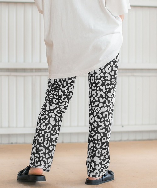 PBLIM（ページボーイリム）の「PAGEBOYLIM/ストレッチテーパードパンツ（その他パンツ・レディース・ブラック系その他/ライム/ブルー/オレンジ/ライトグリーン/ライトイエロー/ブルー系その他/ホワイト系その他/グリーン系その他6/ホワイト系その他4/イエロー系その他6/ブラック・SMALL/MEDIUM/LARGE）」の16枚目の写真