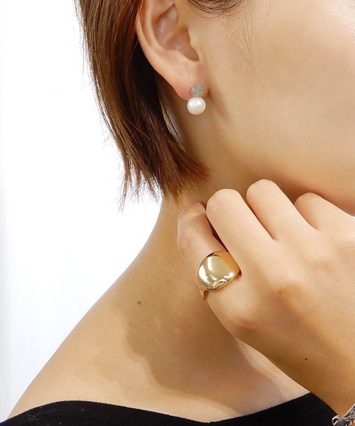 minia(ミニア)の「しずくパールピアス(ピアス(両耳用)・レディース・グレー/ブルー/ライトブルー/ピンク・FREE)」の2枚目の写真