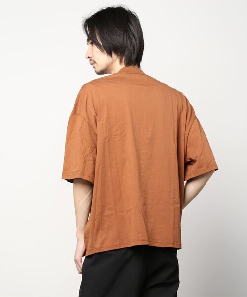 STUDIO NICHOLSON(スタジオニコルソン)の「スタジオニコルソン STUDIO NICHOLSON / PIU MOCK NECK T-SHIRT(Tシャツ/カットソー・メンズ・キャメル・SMALL)」の3枚目の写真