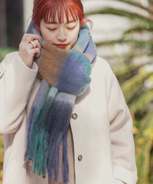 ITEMS URBANRESEARCH(アイテムズ アーバンリサーチ)の「ブークレブロックチェックストール(ストール/ショール・レディース・レッド/オフホワイト/オレンジ/ブルー・ONE)」の3枚目の写真