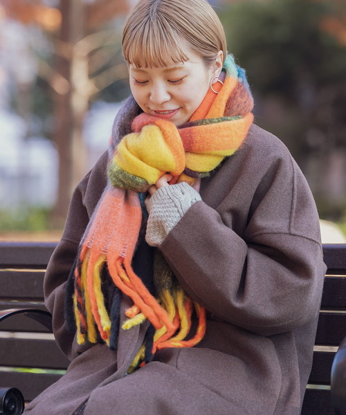 ITEMS URBANRESEARCH(アイテムズ アーバンリサーチ)の「ブークレブロックチェックストール(ストール/ショール・レディース・レッド/オフホワイト/オレンジ/ブルー・ONE)」の6枚目の写真