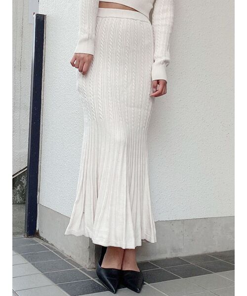 GYDA(ジェイダ)の「【SETUP着用可】マーメイドケーブルニットスカート(スカート・レディース・ブラック/ピンク/アイボリー/ベージュ・FREE)」の2枚目の写真