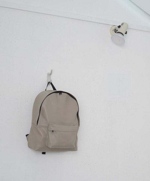 CASPER JOHN（キャスパージョン）の「Cow leather back pack/カウレザーバックパック（バックパック/リュック・メンズ・ブラック/グレイッシュベージュ・FREE）」の10枚目の写真