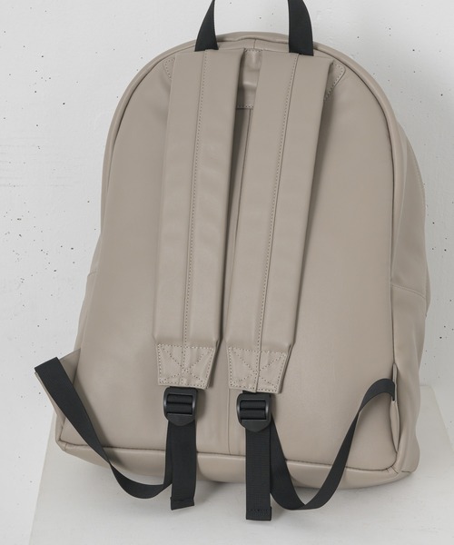 CASPER JOHN（キャスパージョン）の「Cow leather back pack/カウレザーバックパック（バックパック/リュック・メンズ・ブラック/グレイッシュベージュ・FREE）」の15枚目の写真