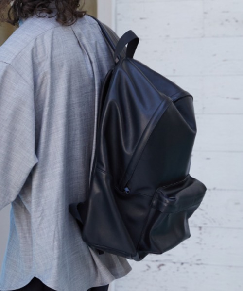 CASPER JOHN（キャスパージョン）の「Cow leather back pack/カウレザーバックパック（バックパック/リュック・メンズ・ブラック/グレイッシュベージュ・FREE）」の7枚目の写真