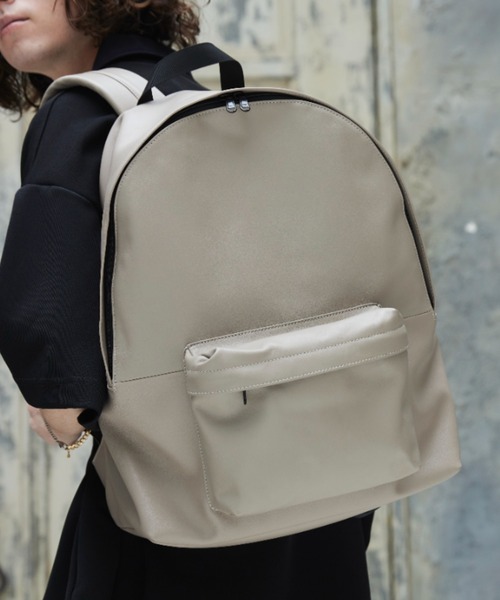 CASPER JOHN（キャスパージョン）の「Cow leather back pack/カウレザーバックパック（バックパック/リュック・メンズ・ブラック/グレイッシュベージュ・FREE）」の8枚目の写真