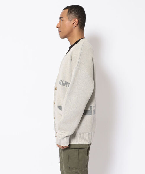 LUSOR（ルーソル）の「LUSOR（ルーソル） Wジャカードロゴカーディガン（カーディガン/ボレロ・メンズ・ライトグレー/ブルーグレー/チャコール・MEDIUM/LARGE）」の8枚目の写真