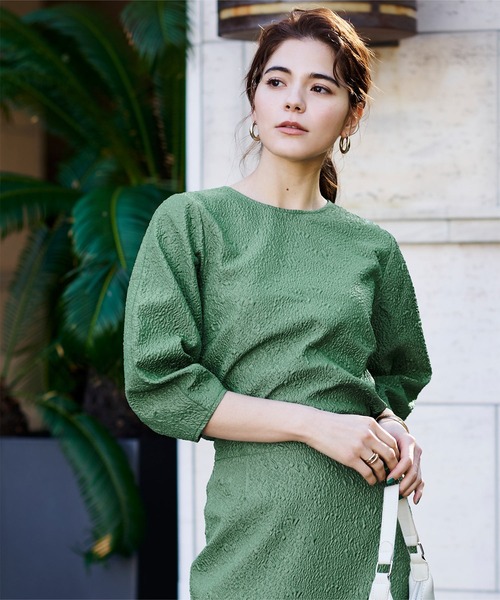 UR'S(ユアーズ)の「ふくれジャガードバルーン袖トップス(Tシャツ/カットソー・レディース・ブラック/グレイッシュベージュ/オフホワイト/グリーン・L/M/S)」の16枚目の写真
