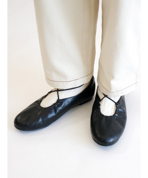 ehka sopo（エヘカソポ）の「シャーリングバレエシューズ（バレエシューズ・レディース・ブラック/ベージュ/オフホワイト・MEDIUM/LARGE）」の3枚目の写真