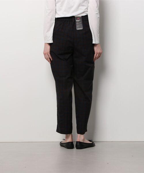 Levi's（リーバイス）の「Levi's/リーバイス MATH CLUB クロップド チェックパンツ SMARTER ELIZABETH（スラックス・レディース・ブラック・L/M/S/XS）」の3枚目の写真