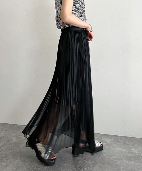 PAGEBOY（ページボーイ）の「コウショクライトプリーツスカート（スカート・レディース・コーラルピンク/カーキ/ブラック・FREE）」の5枚目の写真