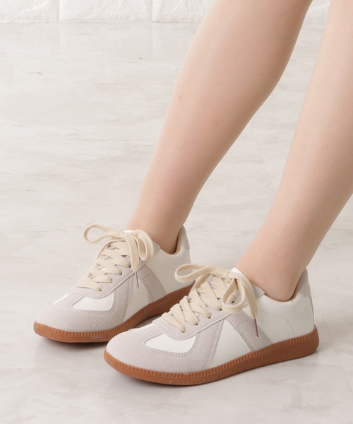 GUCCI シェリーライン レザー ジャーマントレーナー スニーカー 27cm GUCCI(グッチ)より珍しいジャーマントレーナーなどスニーカーが2