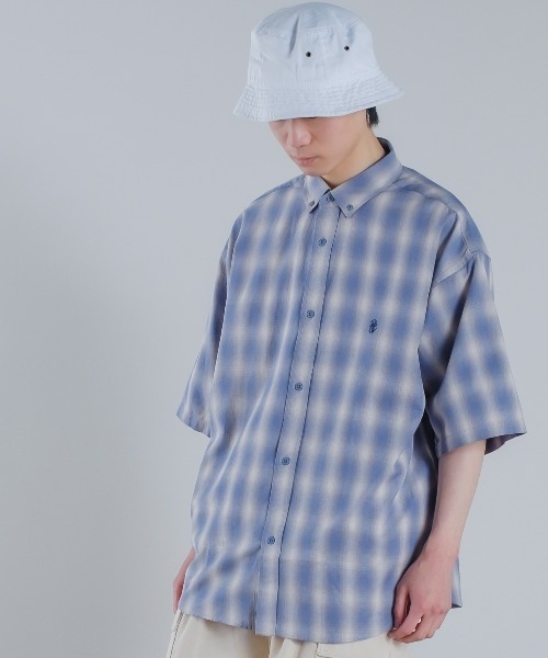 improves（インプローブス）の「ワンポイント 刺しゅう 半袖 レギュラーカラー チェックシャツ（シャツ/ブラウス・メンズ・ブルー/オレンジ/グリーン・LARGE/MEDIUM）」の9枚目の写真