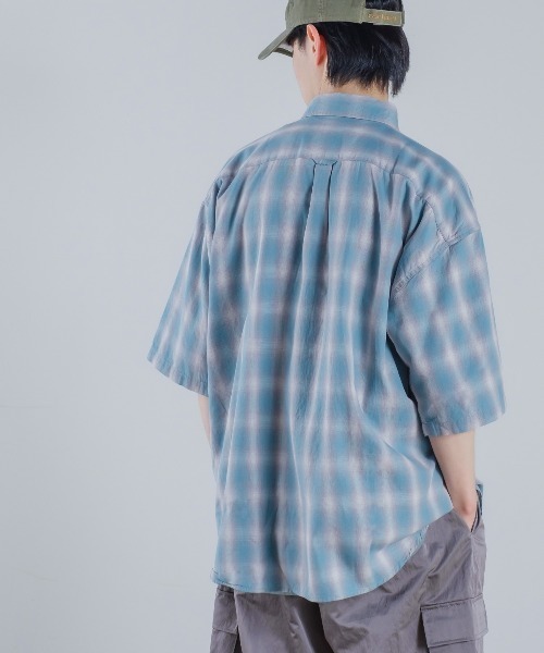 improves（インプローブス）の「ワンポイント 刺しゅう 半袖 レギュラーカラー チェックシャツ（シャツ/ブラウス・メンズ・ブルー/オレンジ/グリーン・LARGE/MEDIUM）」の6枚目の写真