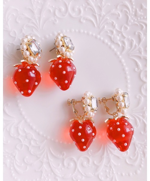 tone(トーン)の「【RosraiE】ストロベリー パール&ビジュー ピアス(MA)(ピアス(両耳用)・レディース・ゴールド・FREE)」の4枚目の写真