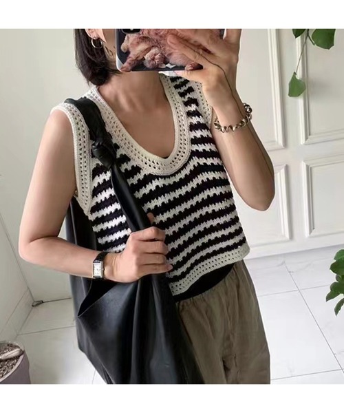 VitaFelice（ヴィータフェリーチェ）の「パンチングボーダーショート丈ベスト（ベスト・レディース・ブラック/ベージュ/ホワイト・FREE）」の2枚目の写真