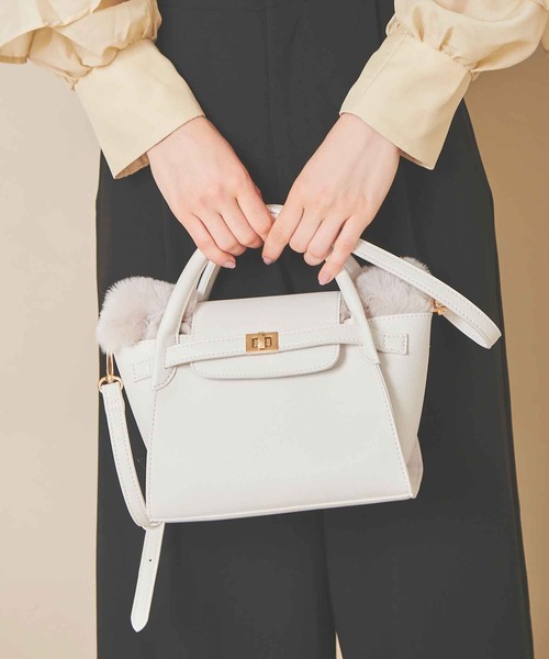 31 Sons de mode（トランテアン　ソン　ドゥ　モード）の「ファー付きミニバッグ（ショルダーバッグ・レディース・ブラック/オフホワイト/ピンク・フリー）」の5枚目の写真