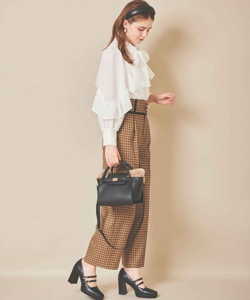 31 Sons de mode（トランテアン　ソン　ドゥ　モード）の「ファー付きミニバッグ（ショルダーバッグ・レディース・ブラック/オフホワイト/ピンク・フリー）」の11枚目の写真