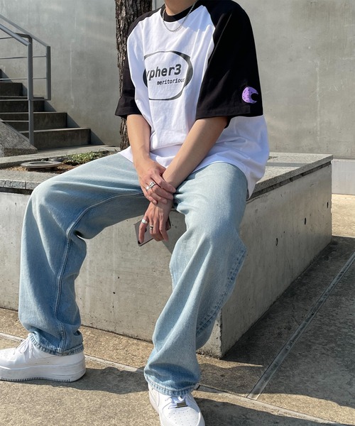 CYPHER3（サイファーサム）の「【CYPHER3】グラフィック 刺繍ロゴ プリントTシャツ（Tシャツ/カットソー・メンズ・ホワイト/チャコールグレー/ブラック/パープル/グレー/ラベンダー/ホワイト系その他/ブラック系その他/ホワイト系その他2・MEDIUM/LARGE）」の3枚目の写真