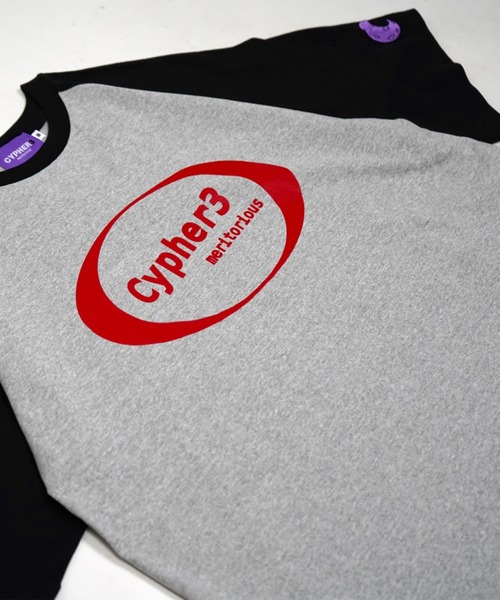 CYPHER3（サイファーサム）の「【CYPHER3】グラフィック 刺繍ロゴ プリントTシャツ（Tシャツ/カットソー・メンズ・ホワイト/チャコールグレー/ブラック/パープル/グレー/ラベンダー/ホワイト系その他/ブラック系その他/ホワイト系その他2・MEDIUM/LARGE）」の13枚目の写真