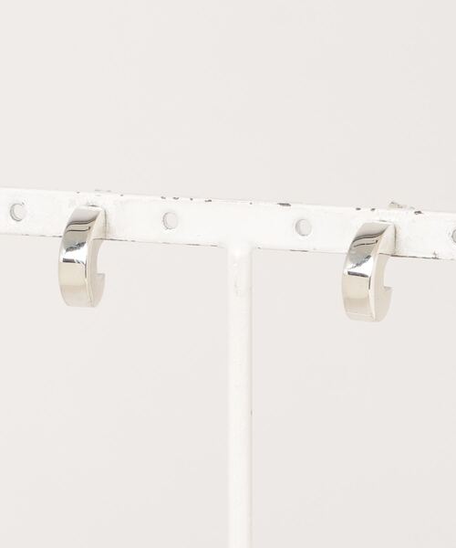 TONE SELECT GOODS（トーンセレクトグッズ）の「【925 SILVER ACC】ハーフパイプピアスSV925(OG)（ピアス（両耳用）・レディース・シルバー・FREE）」の3枚目の写真