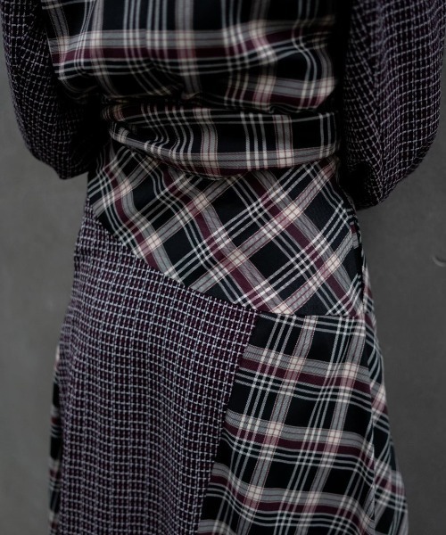 AULA AILA（アウラアイラ）の「AULA AILA/アウラアイラ/別注チェックコンビスカート（スカート・レディース・ブラック/ネイビー・1/0）」の6枚目の写真