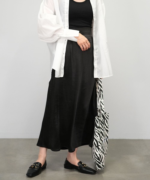 ANDJ(アンドジェイ)の「【2022/AW】ヴィンテージサテンセミフレアスカート(スカート・レディース・ライトベージュ/ベージュ系その他/ブラック・M)」の22枚目の写真