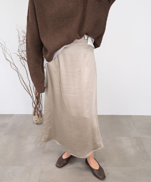 ANDJ(アンドジェイ)の「【2022/AW】ヴィンテージサテンセミフレアスカート(スカート・レディース・ライトベージュ/ベージュ系その他/ブラック・M)」の20枚目の写真