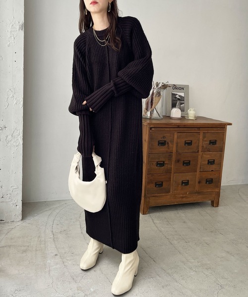 GeeRA(ジーラ)の「フィンガーホールデザインニットワンピース(ワンピース・レディース・アイボリー/ダークブルー/チャコール/ブラック/グレー・SMALL/MEDIUM/LARGE/X-LARGE)」の16枚目の写真