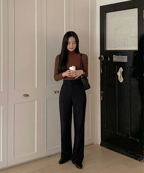 SONA（ソナ）の「SONYUNARA 体型カバーツーボタンストレートスラックス（スラックス・レディース・ブラック/ブラック系その他・SMALL/MEDIUM/S/M）」の3枚目の写真