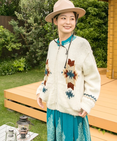 チャイハネ（チャイハネ）の「【チャイハネ】ラームロ手編みニットカーディガン（カーディガン/ボレロ・レディース・ブラウン/ホワイト/ブラック・FREE）」の2枚目の写真