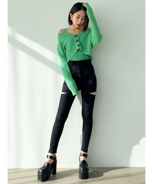 EMODA(エモダ)の「サイドカットハイウエストパギンス(デニムパンツ・レディース・ブラック/ライトブルー・X-SMALL/SMALL/MEDIUM)」の3枚目の写真