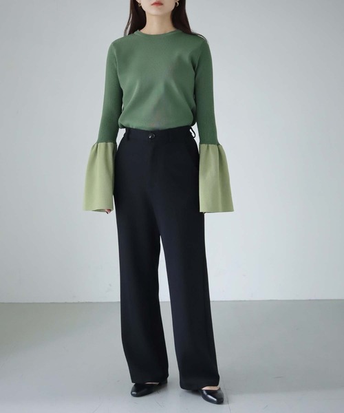 cheriella(シェリエラ)の「【cheriella】WEB限定配色フレアスリーブスウェットライクニット WEB LIMITED CONTRAST FLARE SLEEVE SWEAT-LIKE KNIT(ニット/セーター・レディース・カーキ/キナリ/ブラック×ブルー・M)」の16枚目の写真