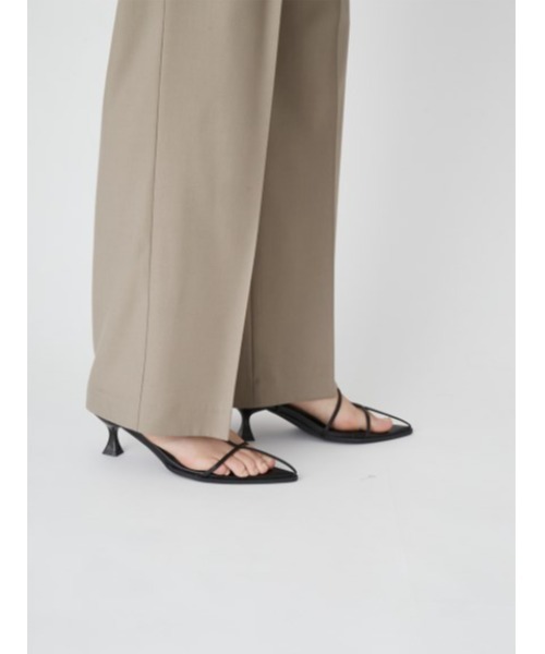 Mila Owen（ミラオーウェン）の「SET UPタックストレートパンツ（その他パンツ・レディース・ブラック/グレー/ベージュ・0/1）」の4枚目の写真