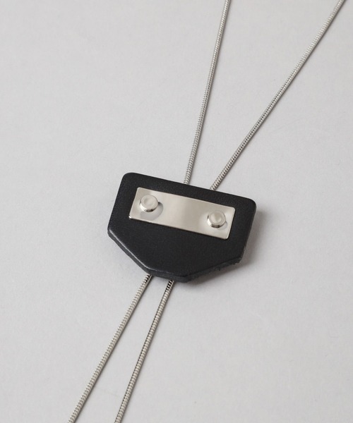 HARE（ハレ）の「レザーパーツループタイ(HARE)（ネックレス・メンズ・ブラック・FREE）」の2枚目の写真