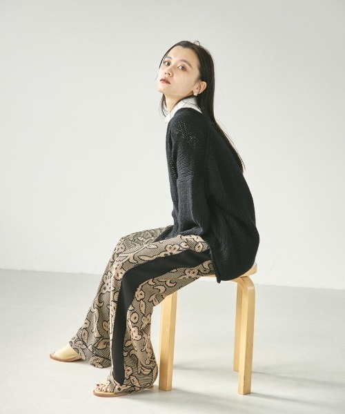 TODAYFUL（トゥデイフル）の「Uネックハンドニット（ニット