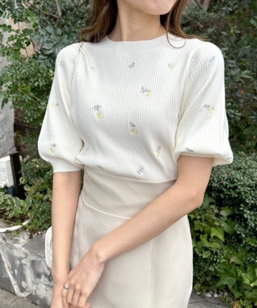 OLIVE des OLIVE（オリーブデオリーブ）の「花刺繍ニット（ニット/セーター・レディース・イエロー/ブラック/オフホワイト・FREE）」の6枚目の写真