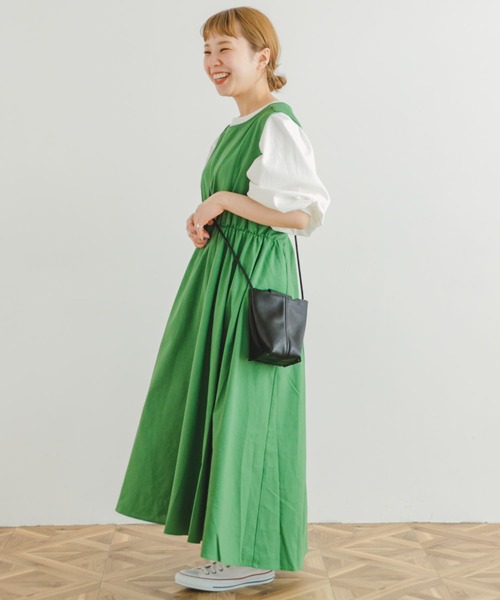 ITEMS URBANRESEARCH(アイテムズ アーバンリサーチ)の「バッククロスリネンワンピース(ジャンパースカート・レディース・パープル/モカ/グリーン系その他/ライトブルー/オレンジ/ブラック・SMALL/MEDIUM)」の13枚目の写真