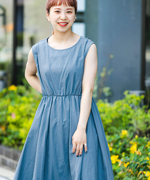 ITEMS URBANRESEARCH(アイテムズ アーバンリサーチ)の「バッククロスリネンワンピース(ジャンパースカート・レディース・パープル/モカ/グリーン系その他/ライトブルー/オレンジ/ブラック・SMALL/MEDIUM)」の18枚目の写真