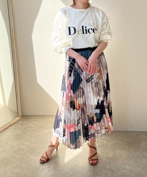 LHELBIE（レルビエ）の「アルファベットペイントプリーツスカート（スカート・レディース・ホワイト・FREE）」の5枚目の写真