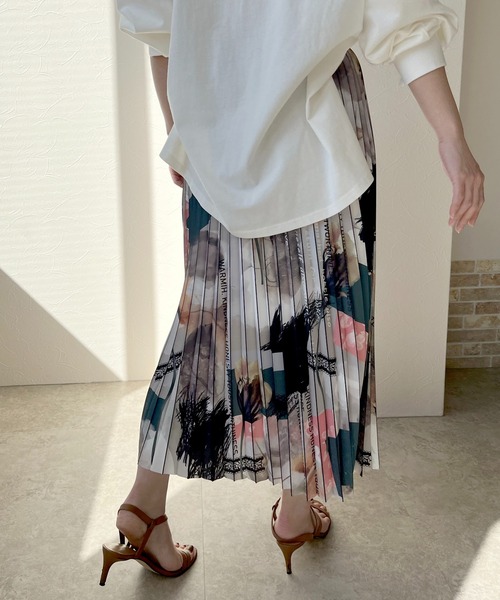 LHELBIE（レルビエ）の「アルファベットペイントプリーツスカート（スカート・レディース・ホワイト・FREE）」の13枚目の写真