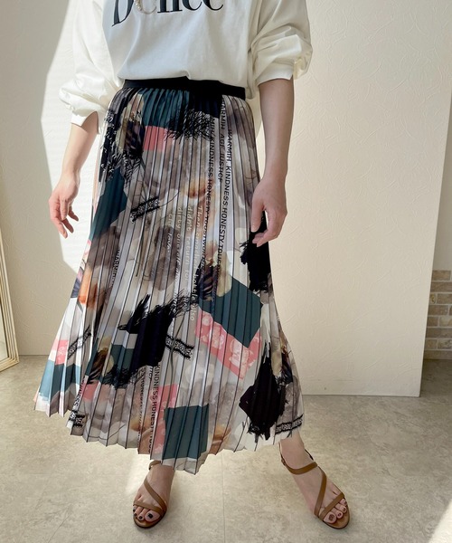 LHELBIE（レルビエ）の「アルファベットペイントプリーツスカート（スカート・レディース・ホワイト・FREE）」の11枚目の写真